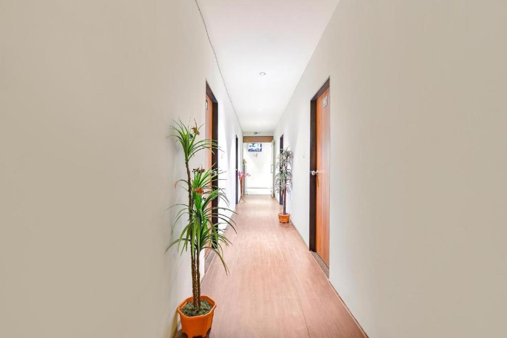 Nidhivan Hotel And Rooms Surat Exterior photo