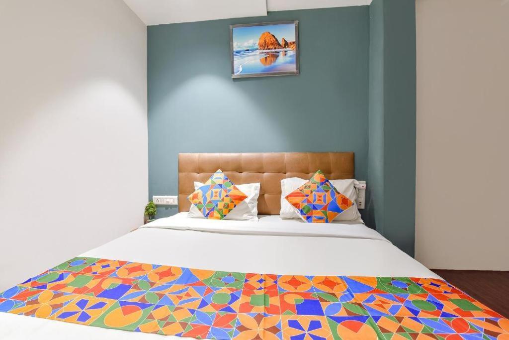 Nidhivan Hotel And Rooms Surat Exterior photo